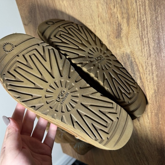 UGG Australia Rainbow Tropical Leaf Brown Boots, Women’s 6 - Picture 9 of 10